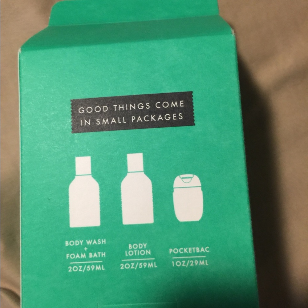 Bath and body works travel set